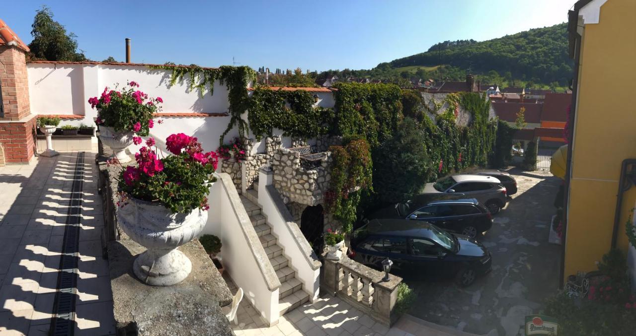 U Svateho Urbana Hotel Mikulov Buitenkant foto