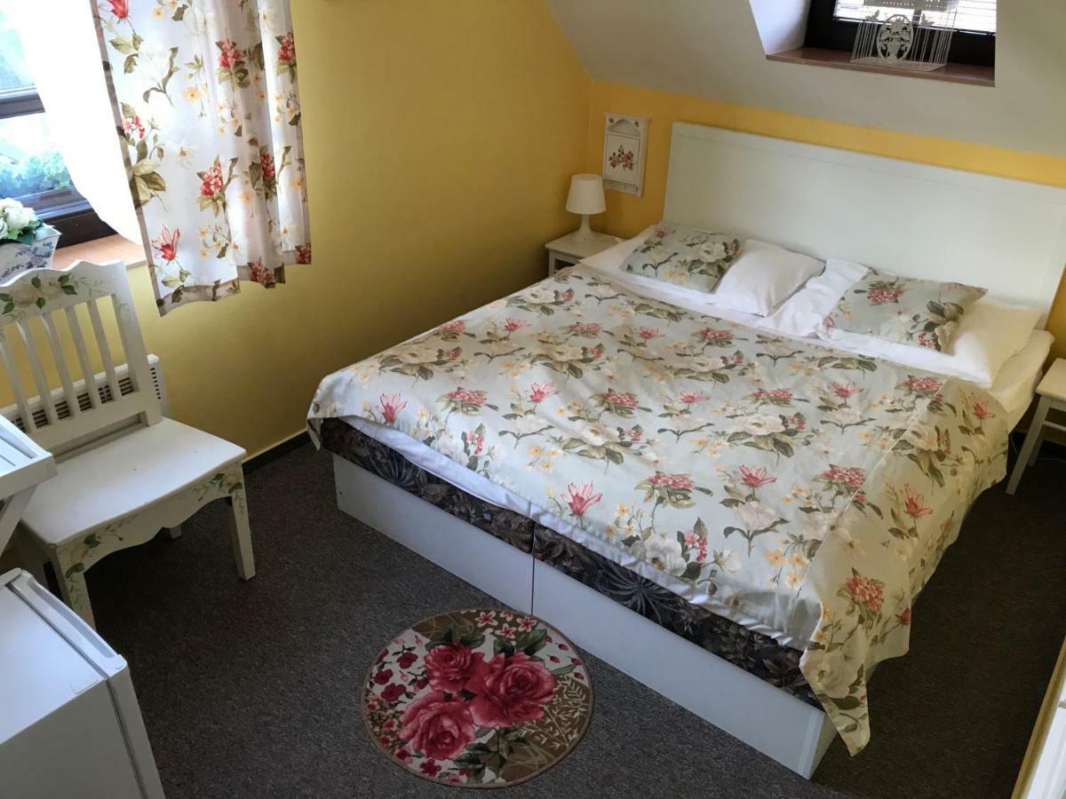 U Svateho Urbana Hotel Mikulov Buitenkant foto